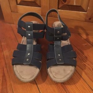 Bella-Víta wedge sandals